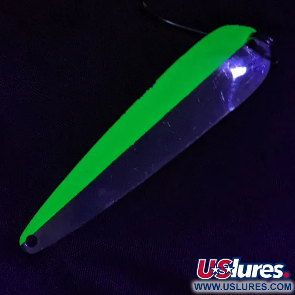 Vintage   Clear Water 101, 3/16oz nickel/green fishing spoon #23201