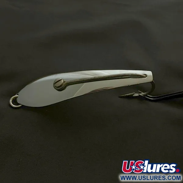 Vintage   Buck Spoon White, 3/4oz nickel fishing spoon #23616