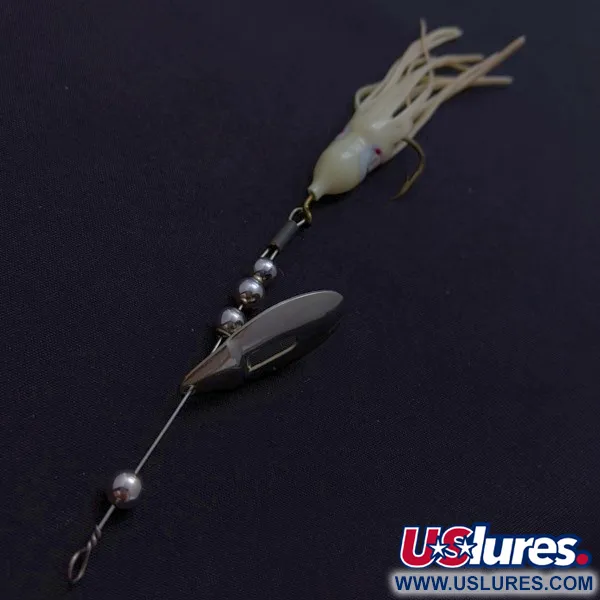 Vintage   Worth June bug, 3/16oz nickel/blue spinning lure #24252